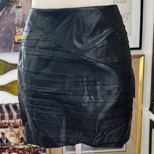 Polyurethane skirt - looks like leather‎ ZARA L